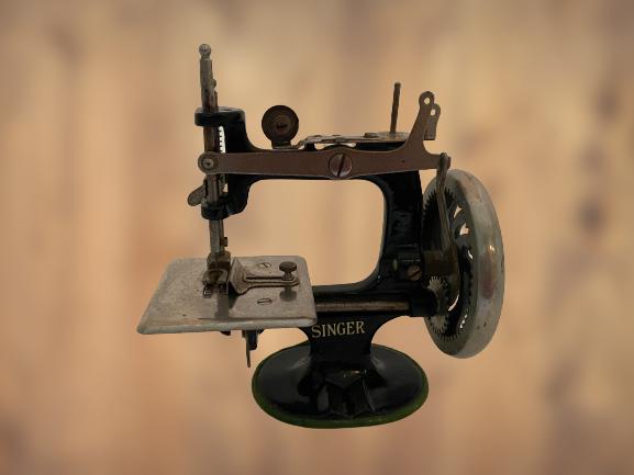 Vintage Sewing Machines and Notions - Duckwells