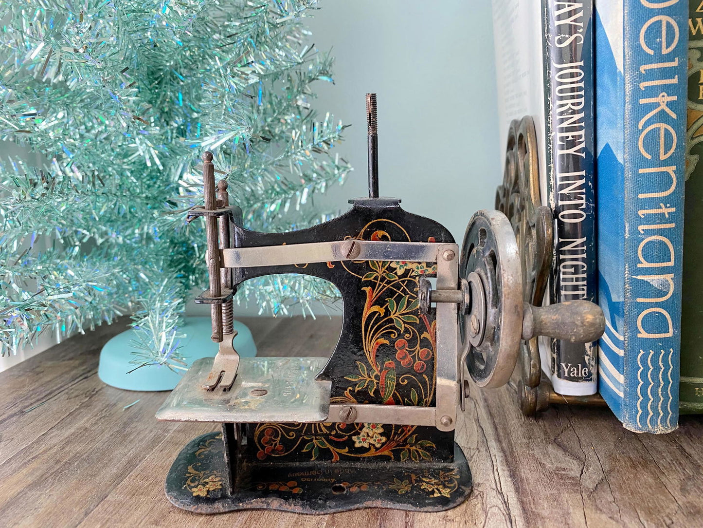 Antique German Toy Sewing Machine by Muller - Duckwells