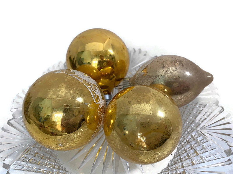 Midcentury Glass Christmas Ornaments - Duckwells