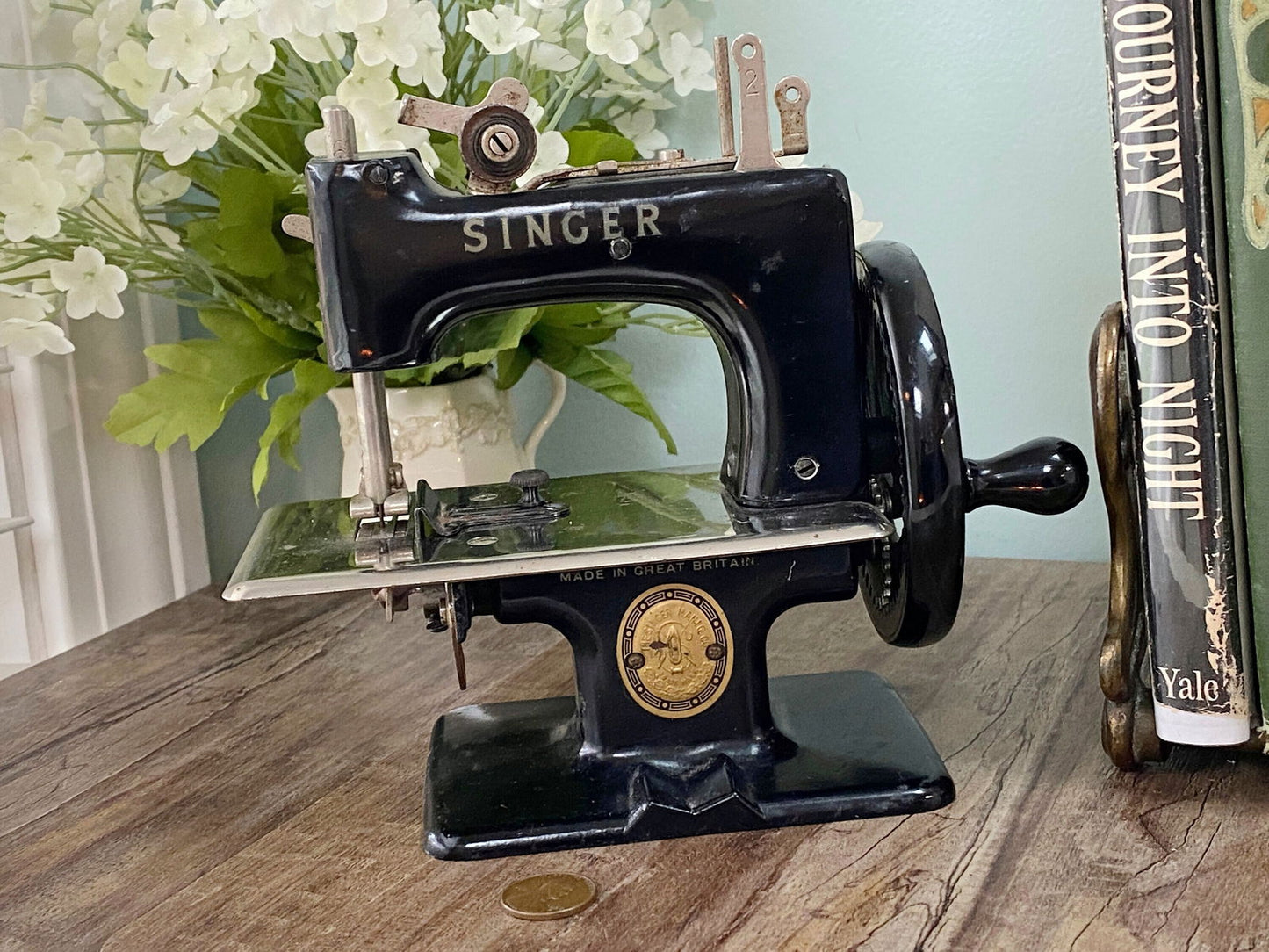 Vintage Singer Mini Model 20 10 Sewing Machine Collectible Made in Great Britain at Duckwells