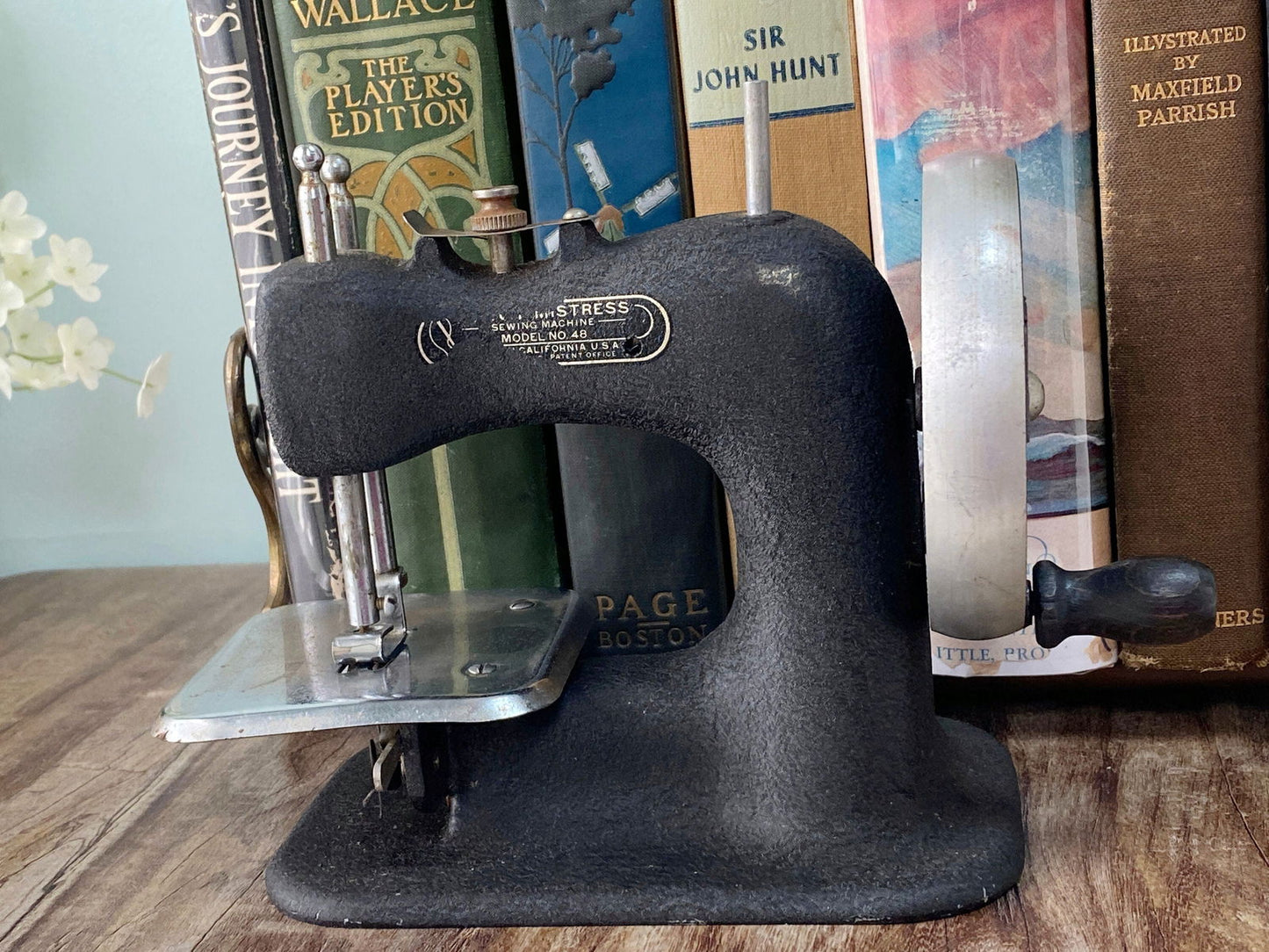 Vintage Toy Sewing Machine Stitch Mistress at Duckwells