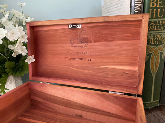 Vintage Cedar Jewelry Box, St. Johnsbury Vermont at Duckwells
