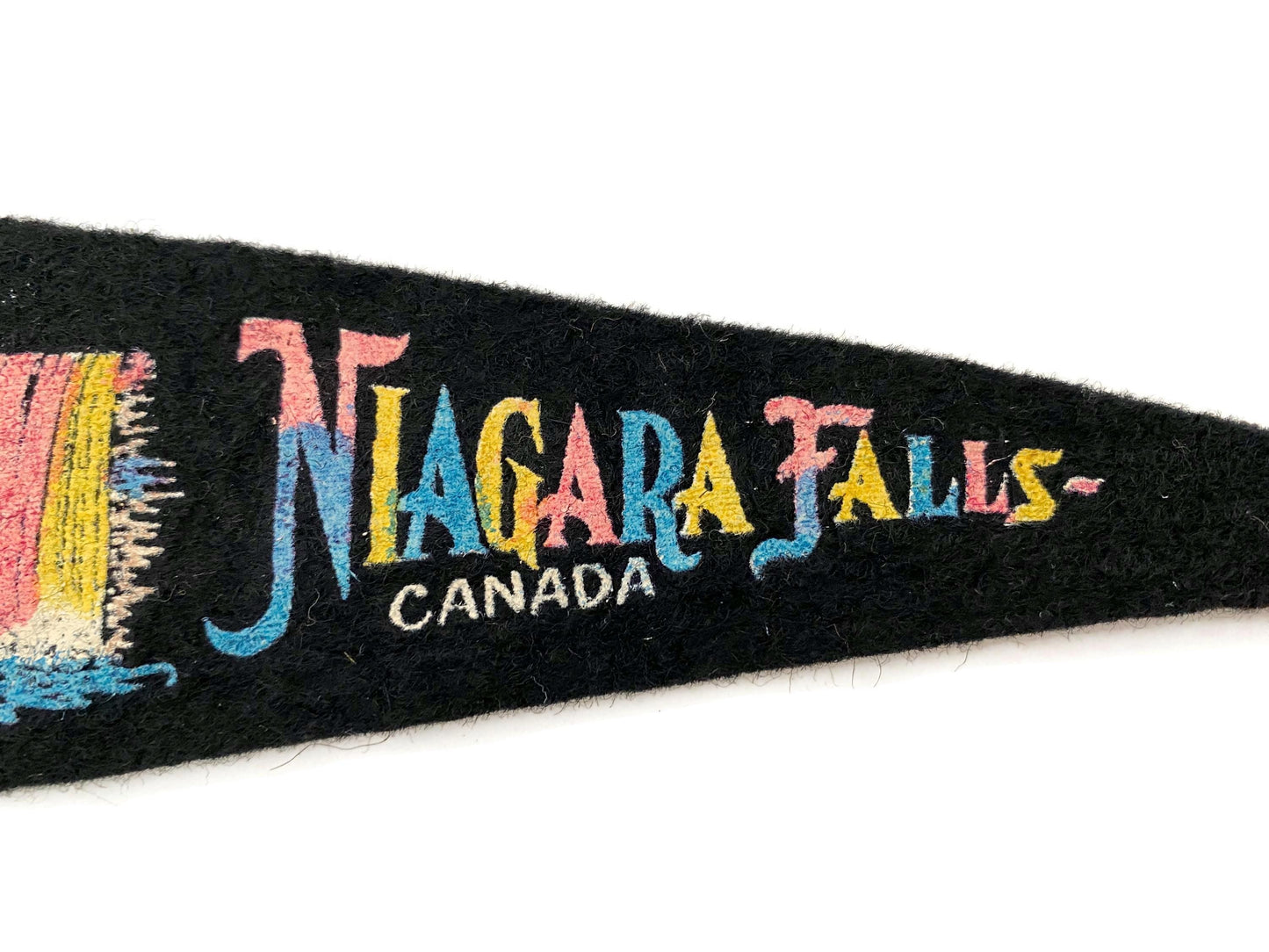 Midcentury Niagara Falls Canadian Tourist Small Pennant at Duckwells