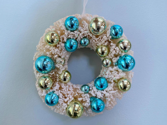 Mid Century Bottle Brush White Wreath, Vintage Holiday Decor at Duckwells