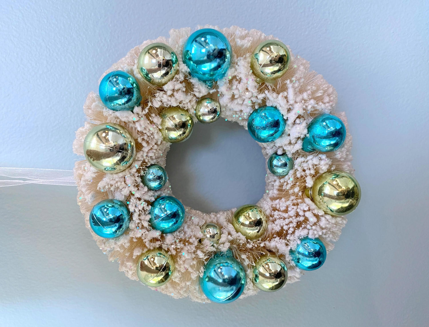 Mid Century Bottle Brush White Wreath, Vintage Holiday Decor at Duckwells