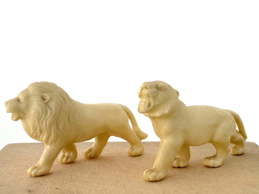Vintage Lion Figurines at Duckwells