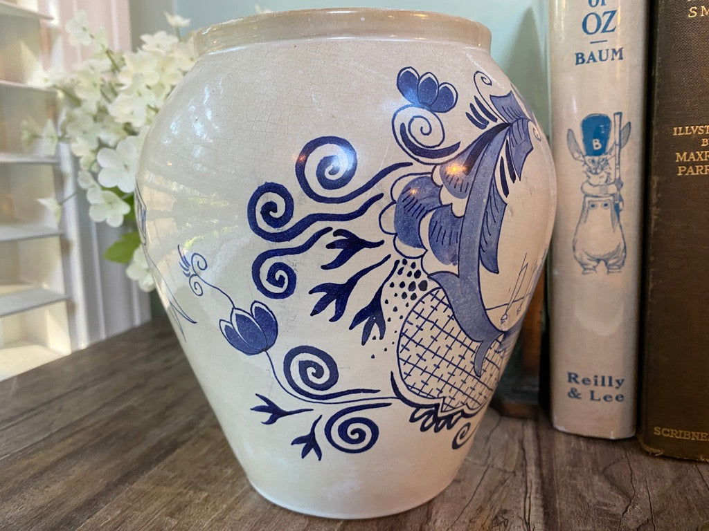 1937 Saint Nicholas Society Annual Dinner Royal Delft Vase at Duckwells