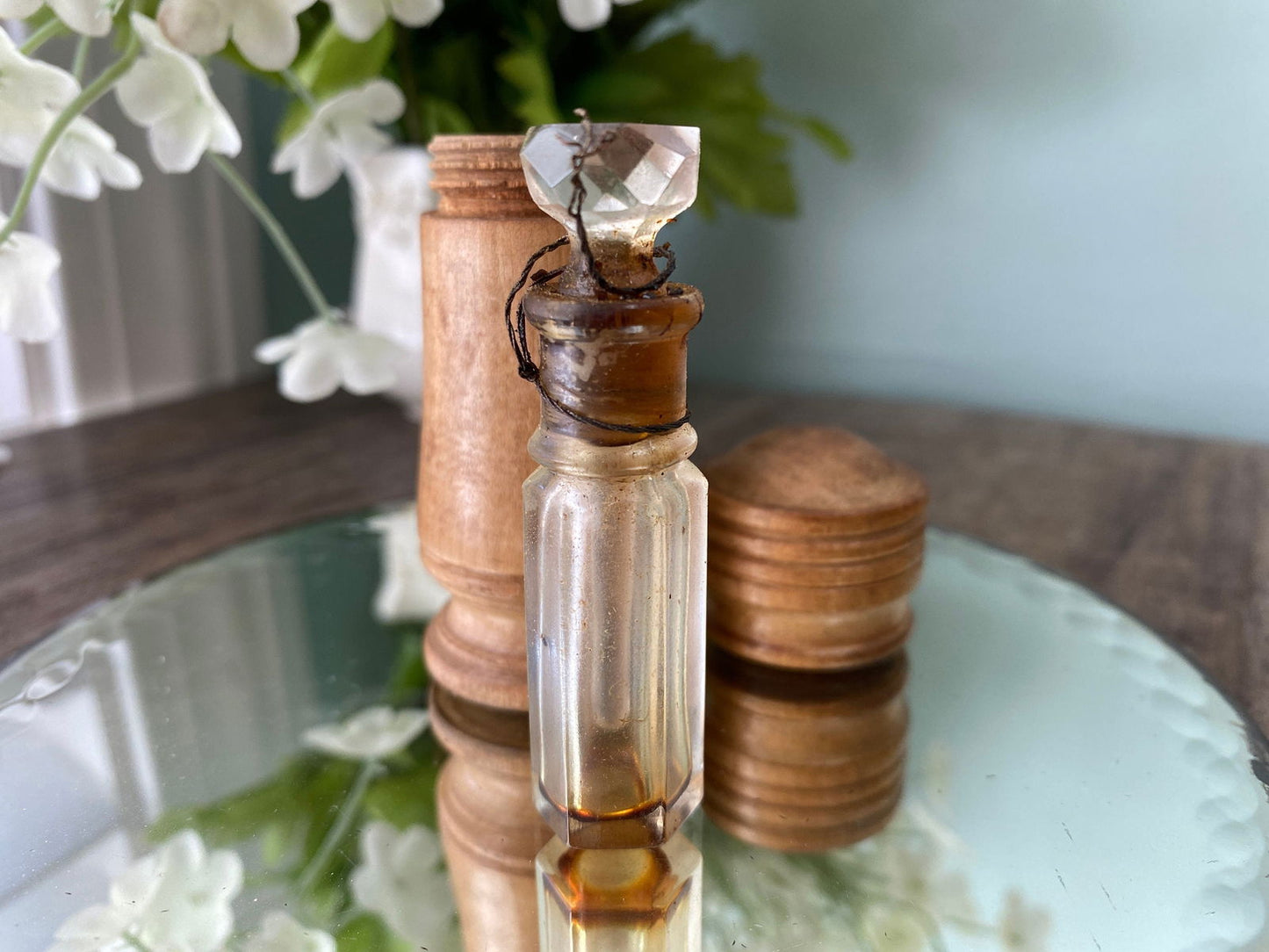 Antique Elizabeth Arden Perfume Bottle in Wood Case at Duckwells