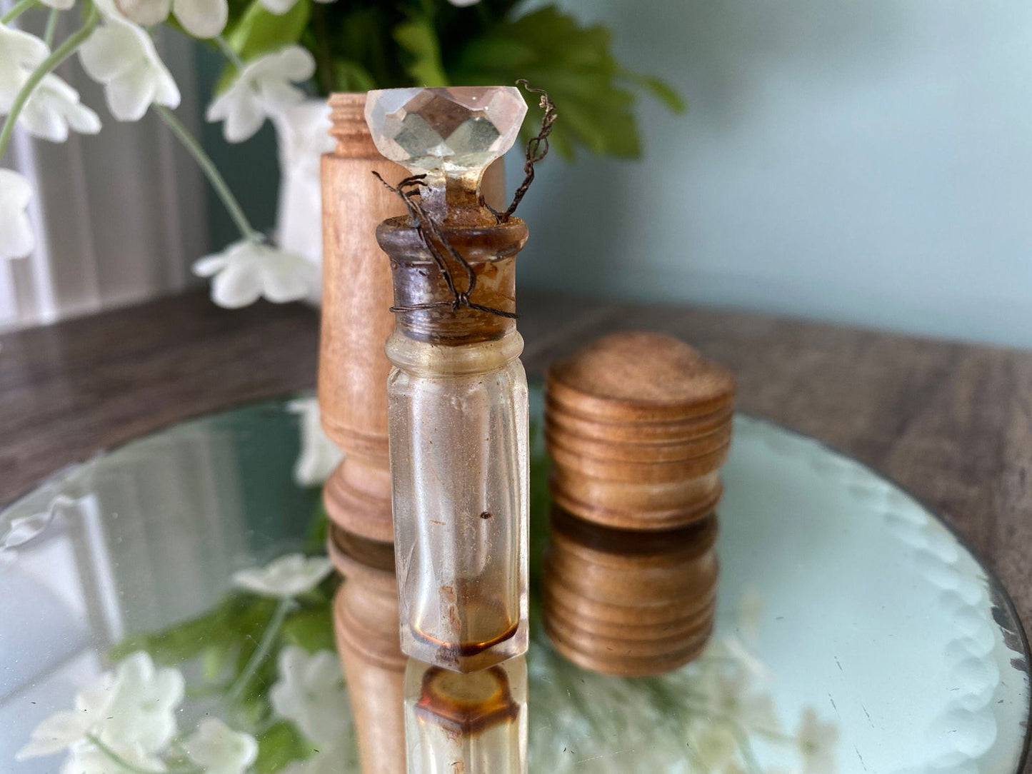 Antique Elizabeth Arden Perfume Bottle in Wood Case at Duckwells