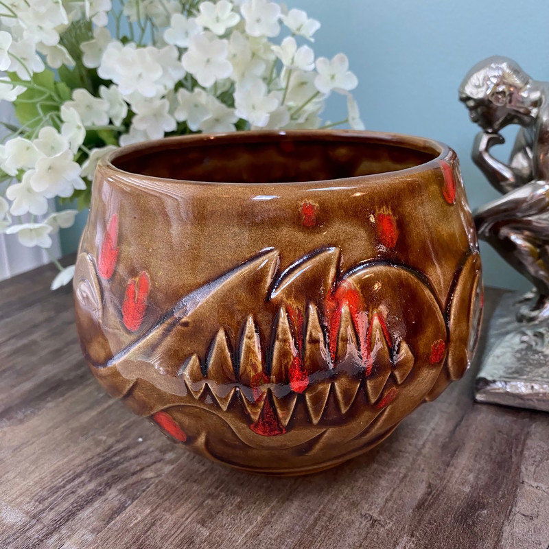 Midcentury Atlantic Mold Ceramic Pot - Duckwells