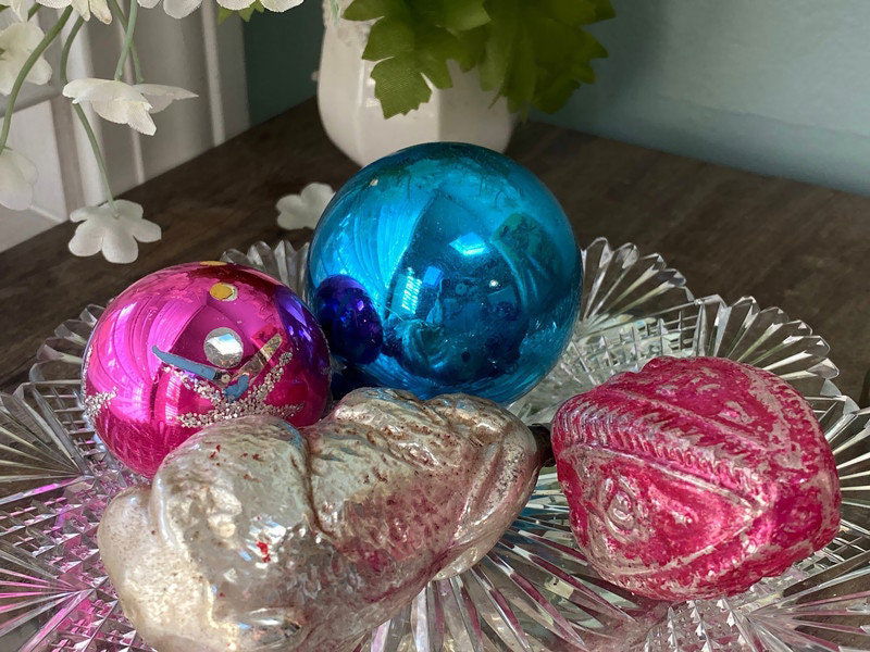 Midcentury Glass Christmas Ornaments at Duckwells