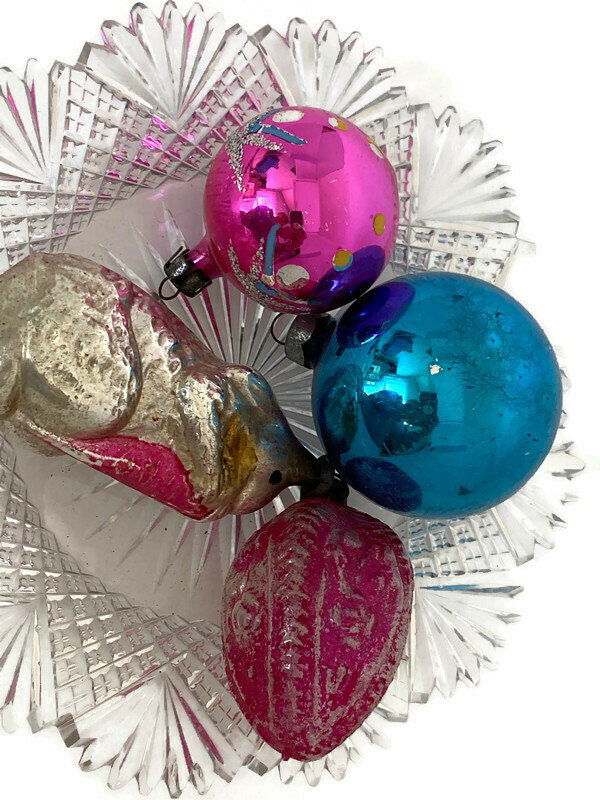 Midcentury Glass Christmas Ornaments at Duckwells