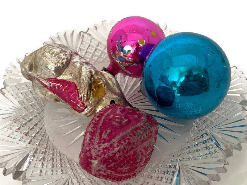 Midcentury Glass Christmas Ornaments at Duckwells