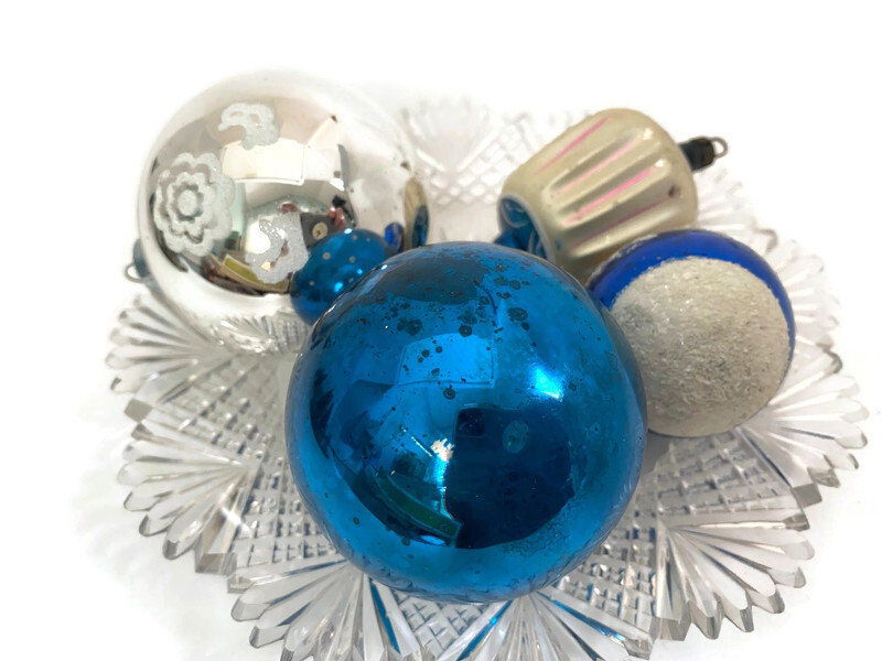 Midcentury Glass Christmas Ornaments - Duckwells