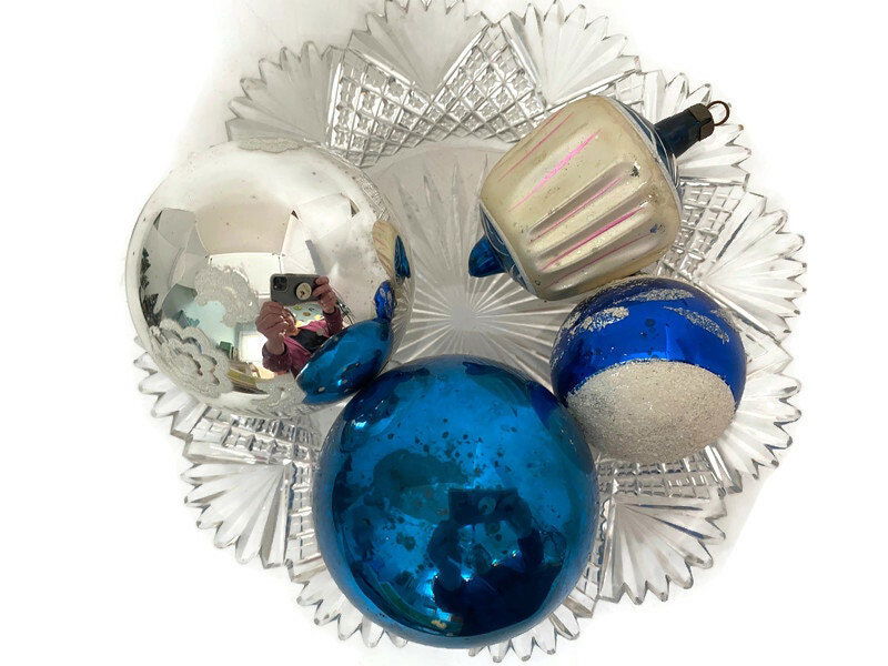 Midcentury Glass Christmas Ornaments - Duckwells