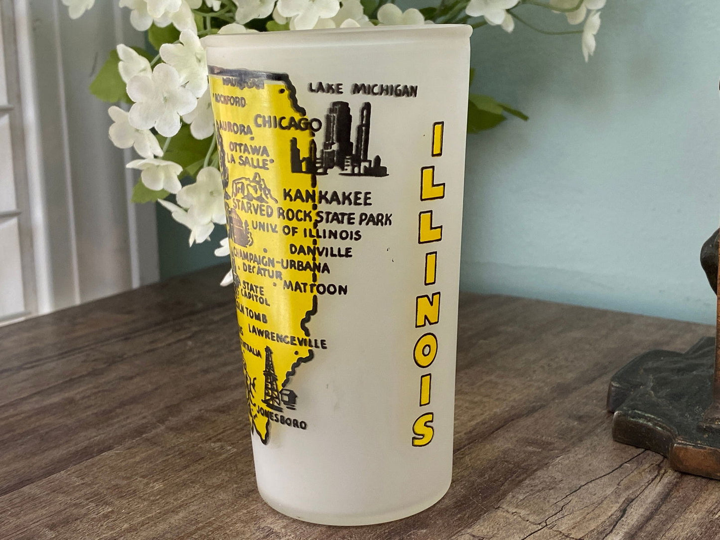 Midcentury Illinois Souvenir Glass with State Map - Duckwells