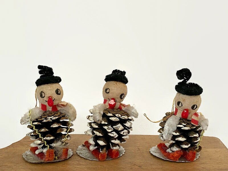 Midcentury Pinecone Snowmen on Skis - Duckwells