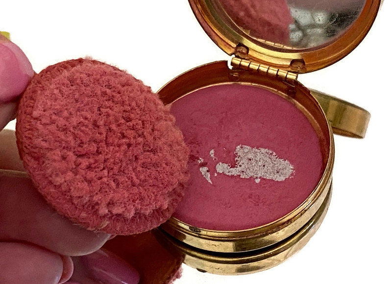 Vintage 1930s Art Deco Rouge Compact by Hudnet at Duckwells
