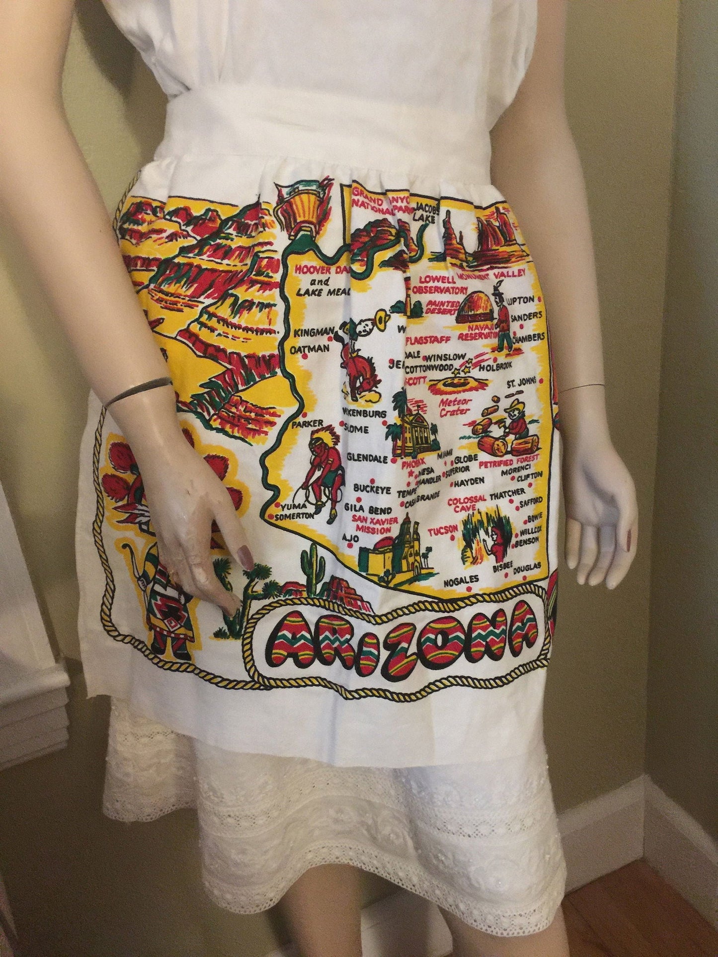 Vintage Arizona Apron - State Souvenir Collectible - Duckwells
