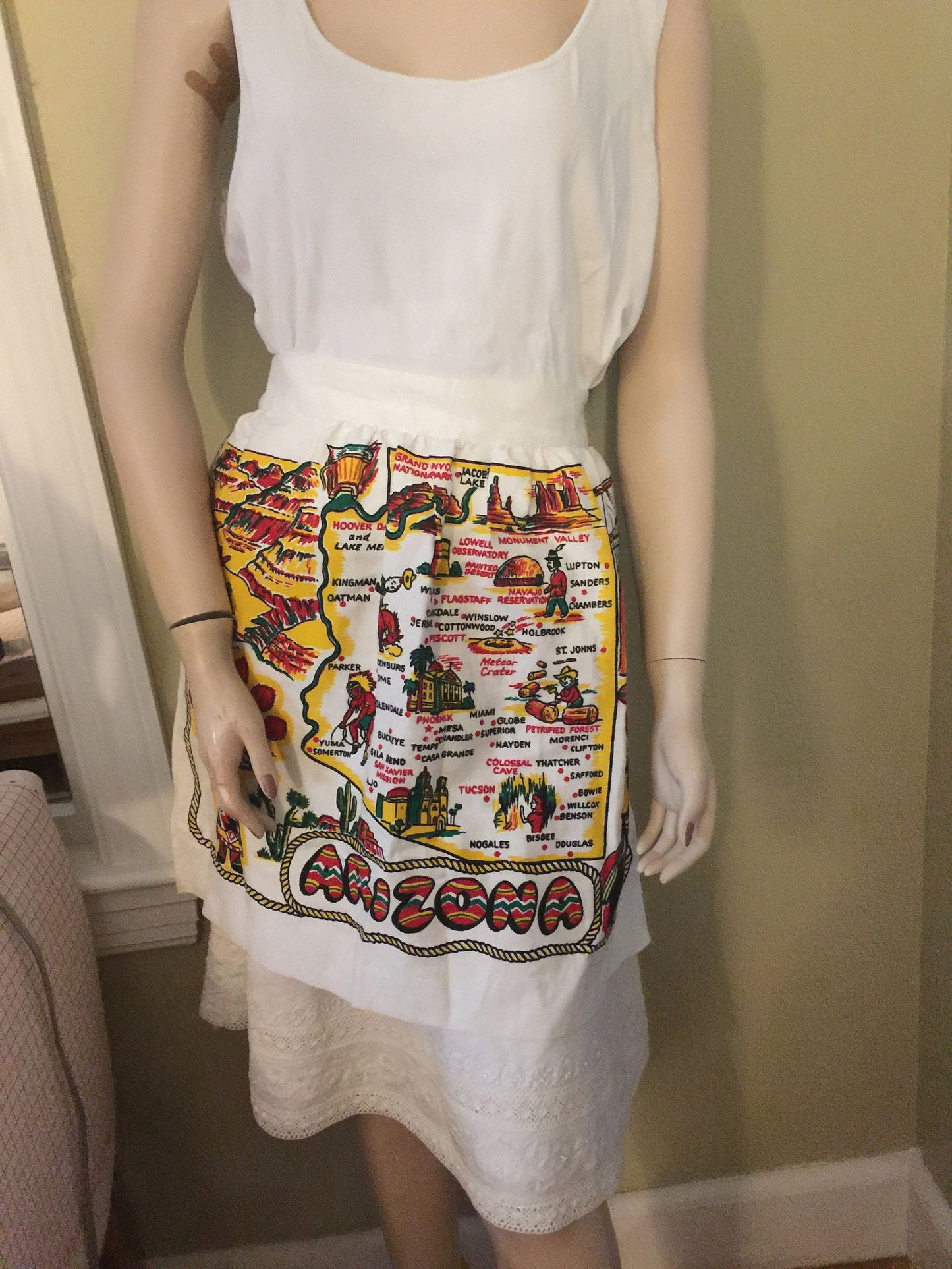 Vintage Arizona Apron - State Souvenir Collectible - Duckwells