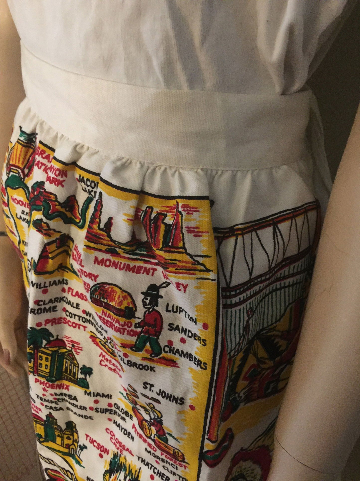 Vintage Arizona Apron - State Souvenir Collectible - Duckwells