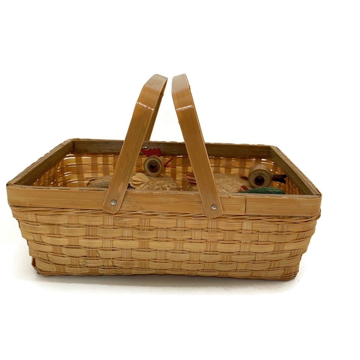 Vintage Basket of Birds by Kiangsi Handicrafts - Duckwells