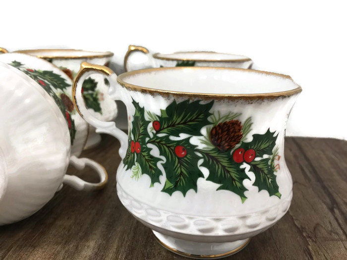 Vintage Christmas Coffee Cups - Duckwells