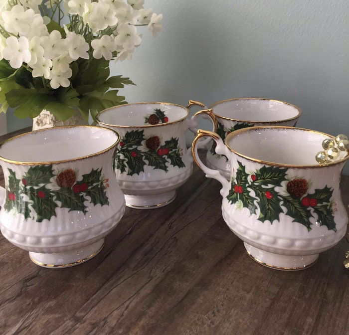 Vintage Christmas Coffee Cups - Duckwells