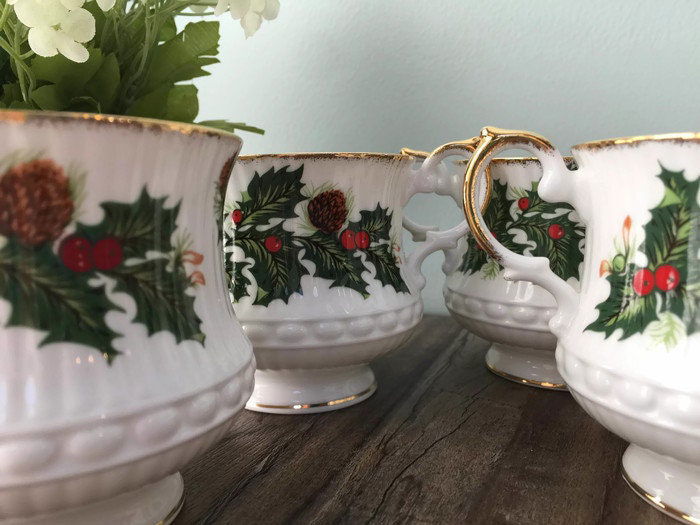Vintage Christmas Coffee Cups - Duckwells