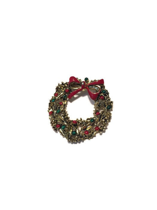Vintage Christmas Wreath Pin at Duckwells