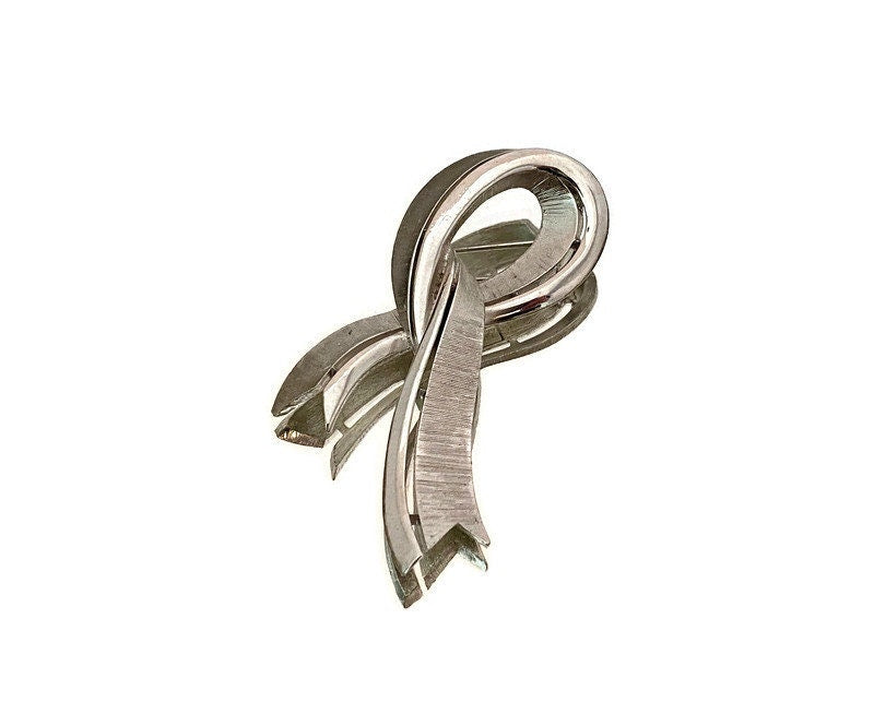 Vintage Crown Trifari Silvertone Ribbon Brooch Pin - Duckwells