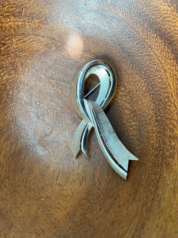Vintage Crown Trifari Silvertone Ribbon Brooch Pin - Duckwells