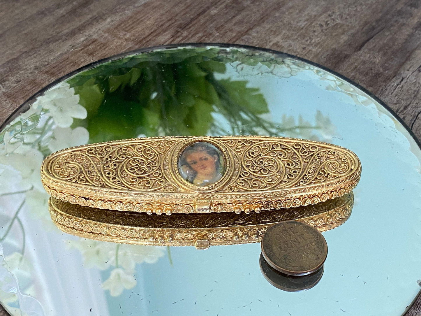 Vintage Estee Lauder Perfume Compact at Duckwells