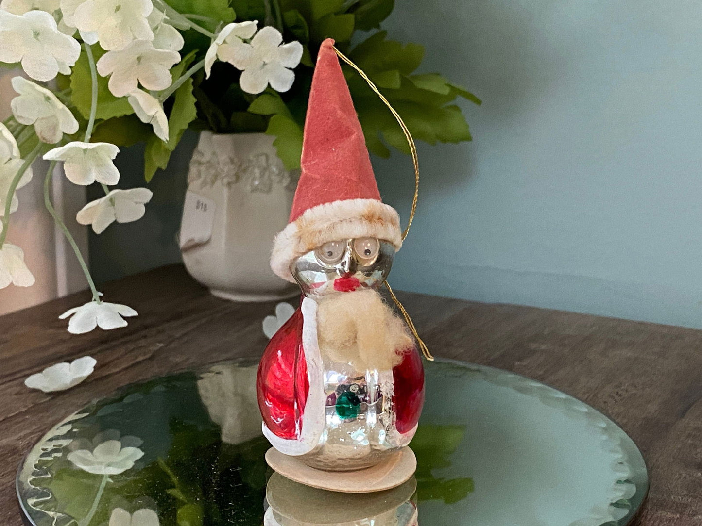 Vintage Santa with Googley Eyes at Duckwells