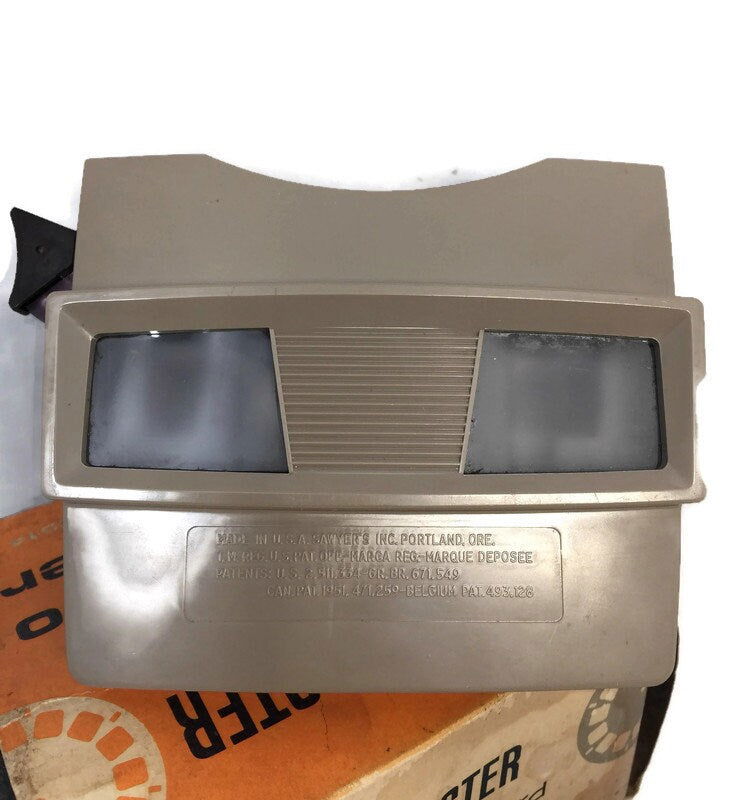 Vintage View Master with 20 Reels - Duckwells