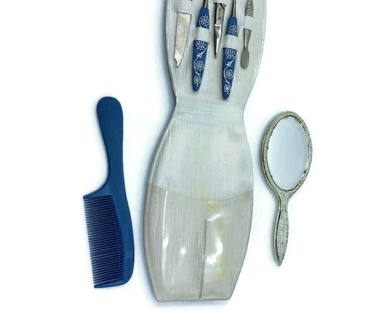 Vintage Wedgwood Style Manicure Kit at Duckwells