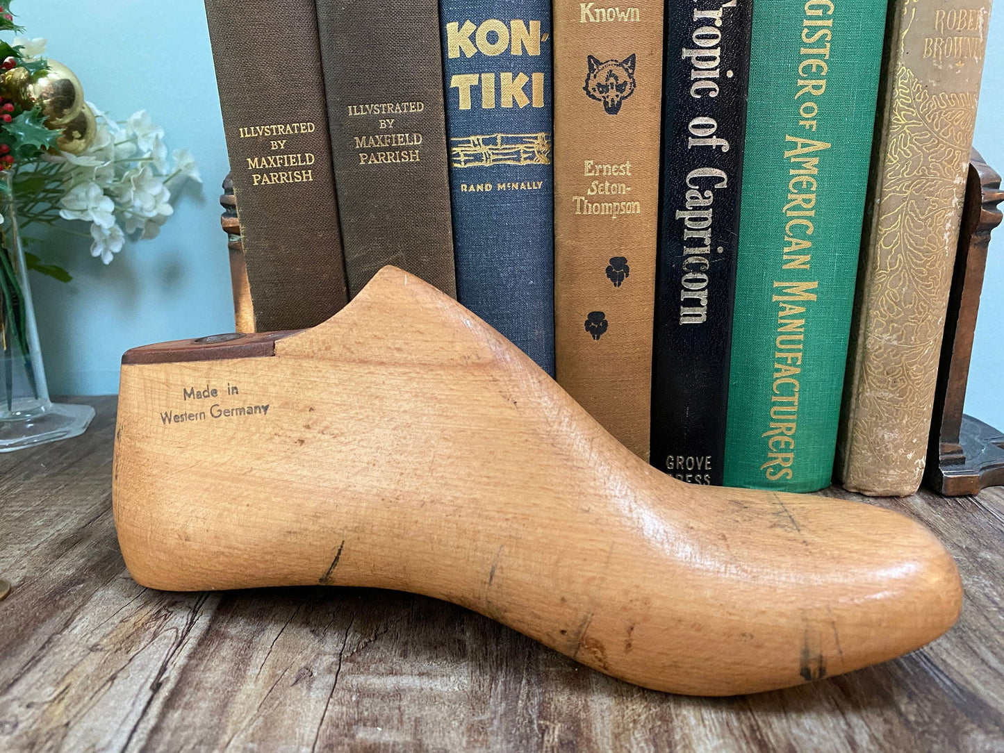 Vintage Western Germany Wooden Shoe Mold - Duckwells