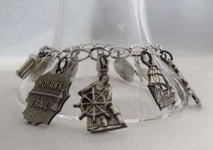 Vintage Massachusetts Charm Bracelet - Sterling Silver 12 Charms, Mid Century Souvenir, Heraldics - Duckwells