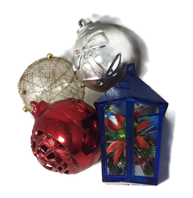 Vintage Christmas Ornaments- Diorama, Midcentury Plastic tree decorations at Duckwells