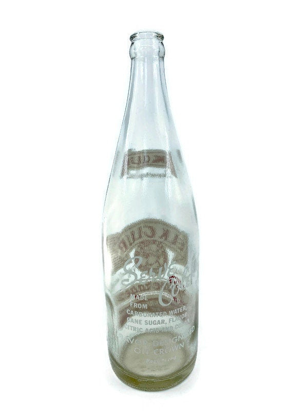 Vintage Elk Club Beverages Quart Bottle, Leominster, Massachusetts at Duckwells