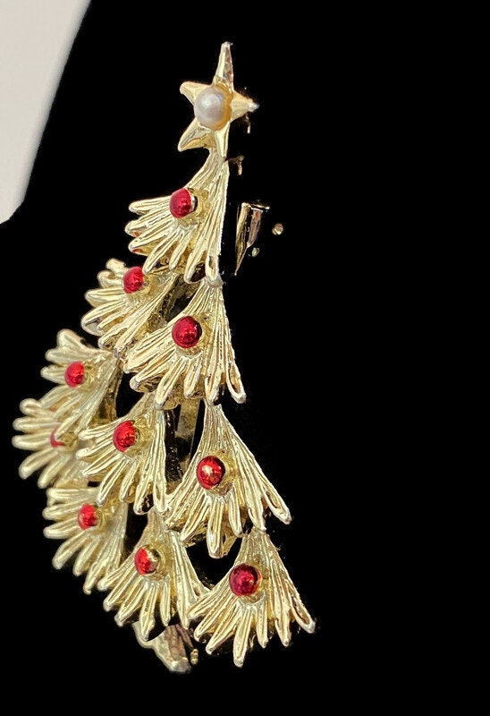 Vintage Christmas Tree Pin by Gerry's at Duckwells