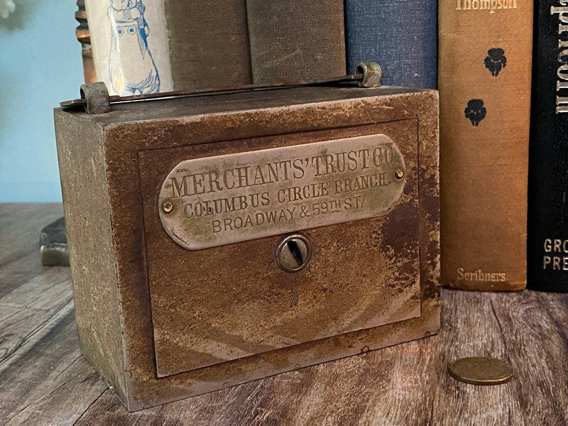 Antique Merchants' Trust Advertising Bank, Columbus Circle Branch