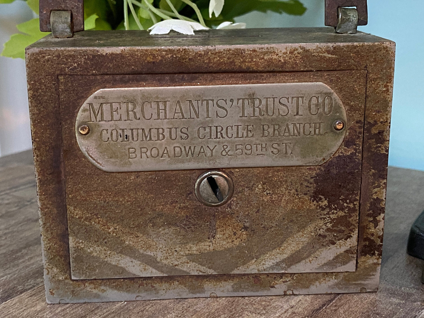 Antique Merchants' Trust Advertising Bank, Columbus Circle Branch