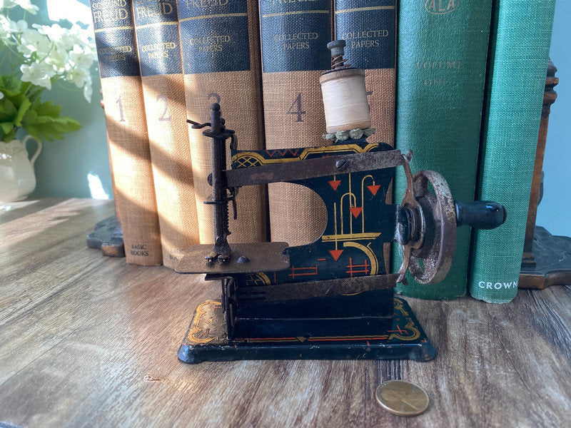 Vintage Toy Sewing Machine Collectible DisplayToy, at Duckwells