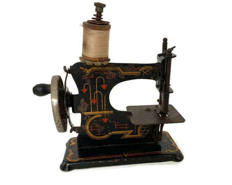 Vintage Toy Sewing Machine Collectible DisplayToy, at Duckwells