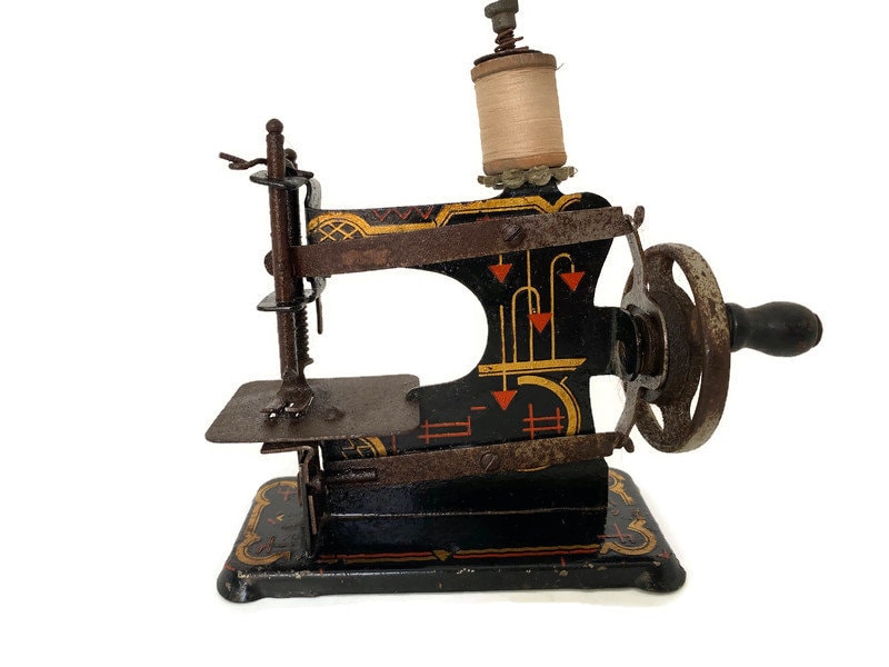 Vintage Toy Sewing Machine Collectible DisplayToy, at Duckwells
