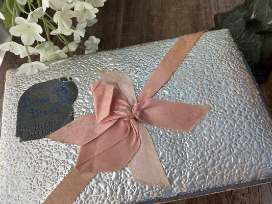 Antique Donna Deane Chocolate Box, Boston Candy Company at Duckwells