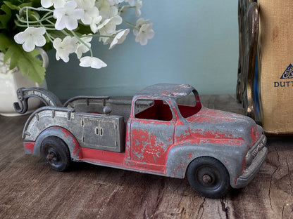 Vintage Tow Truck by Hubley Kiddie Toy at Duckwells