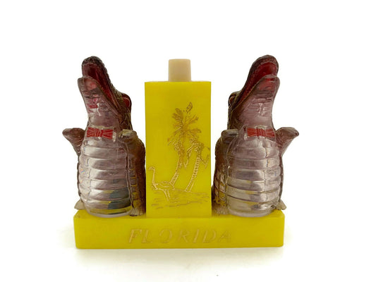 Midcentury Florida Alligators Plastic Souvenir Salt and Pepper - Duckwells