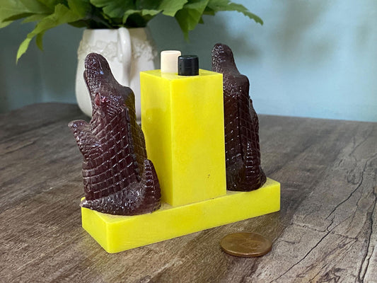 Midcentury Florida Alligators Plastic Souvenir Salt and Pepper - Duckwells
